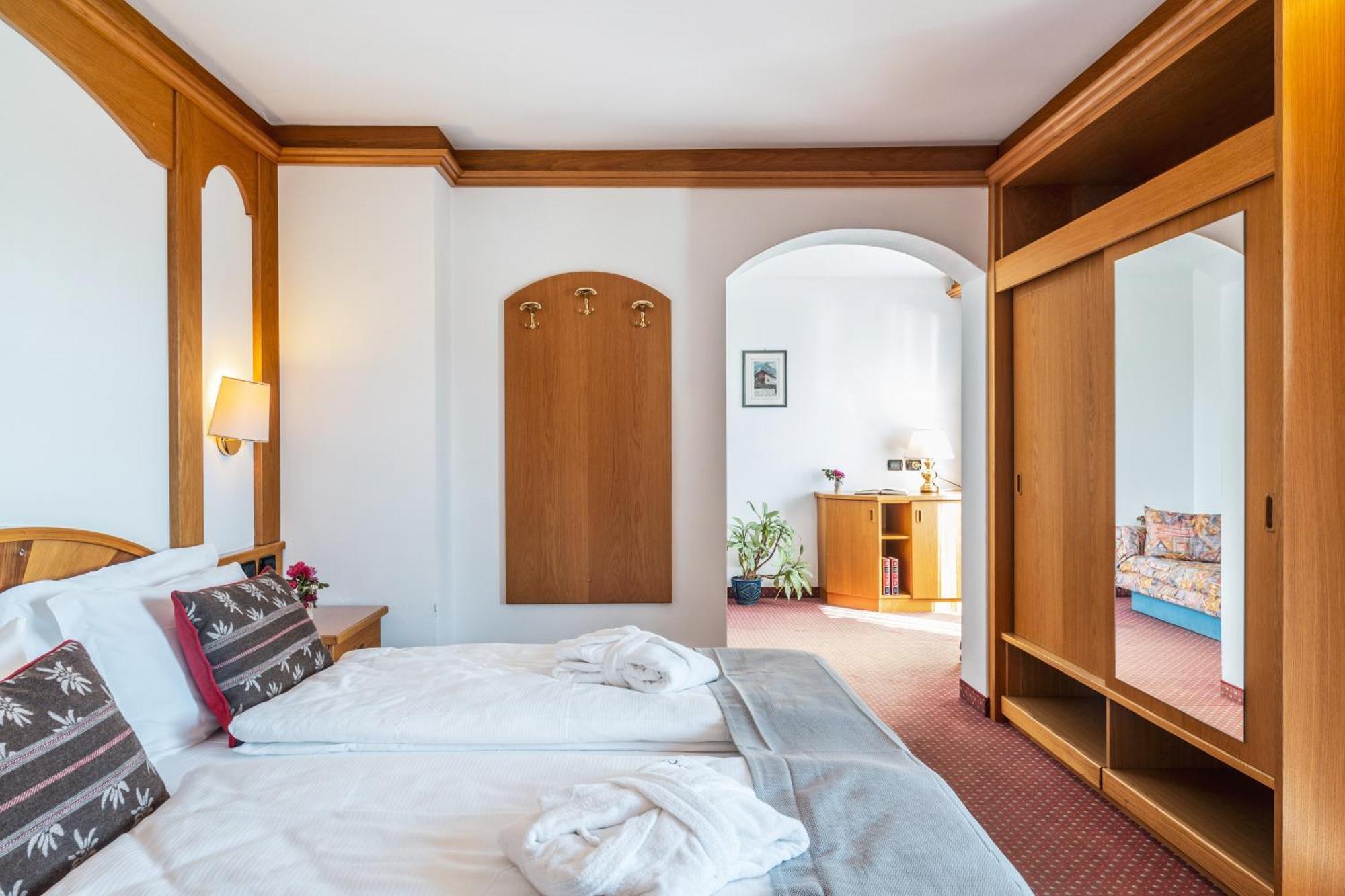 Hotel Meida Pozza di Fassa Eksteriør bilde