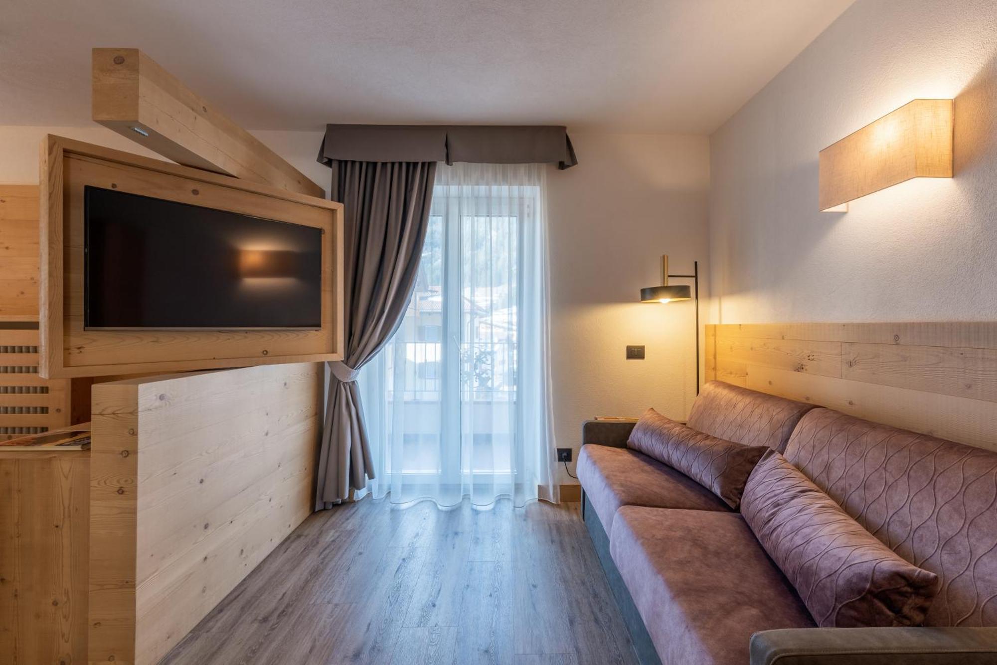 Hotel Meida Pozza di Fassa Eksteriør bilde