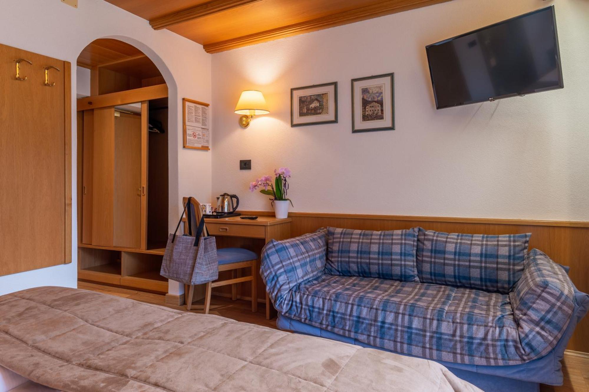 Hotel Meida Pozza di Fassa Eksteriør bilde