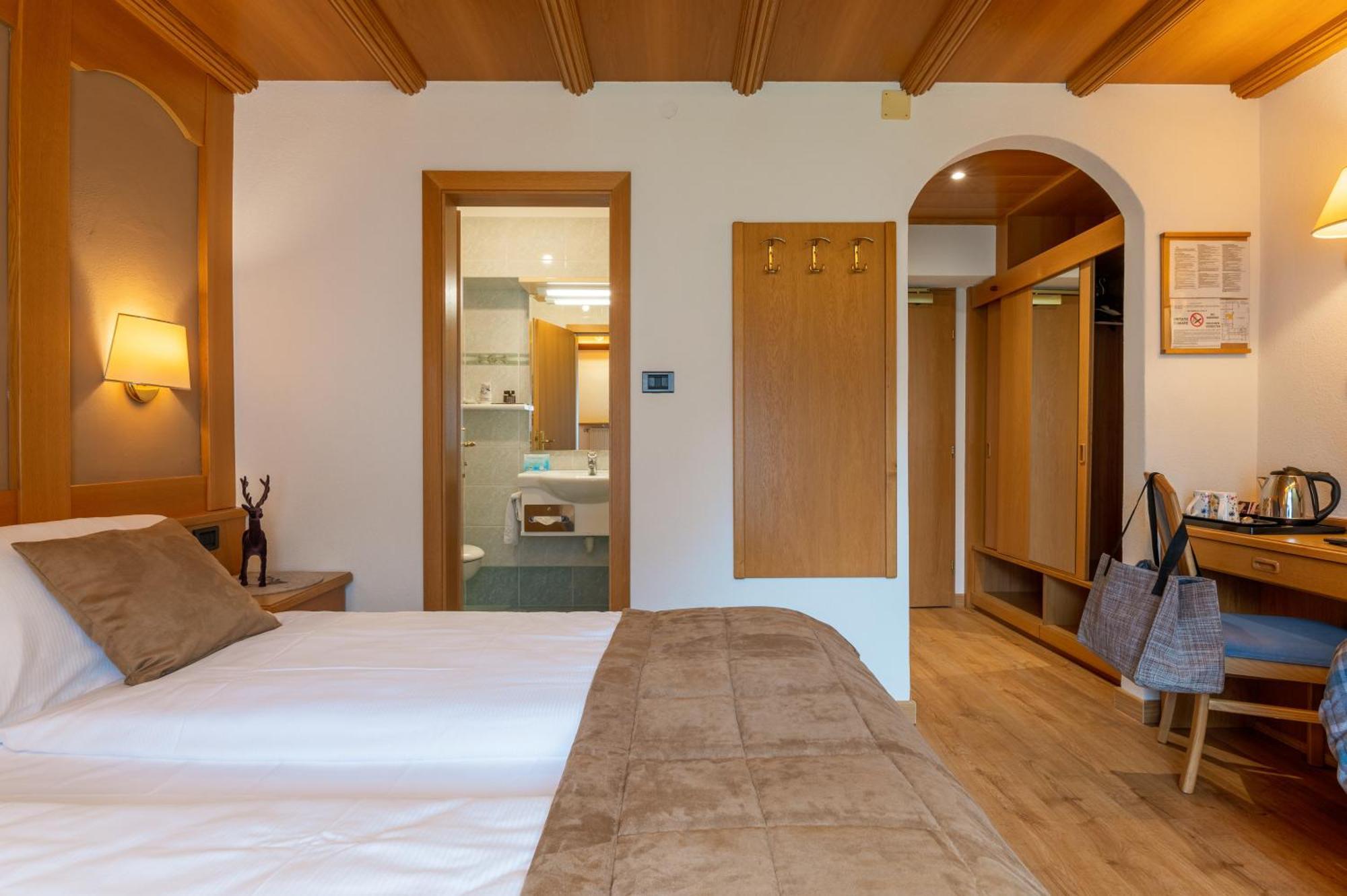 Hotel Meida Pozza di Fassa Eksteriør bilde