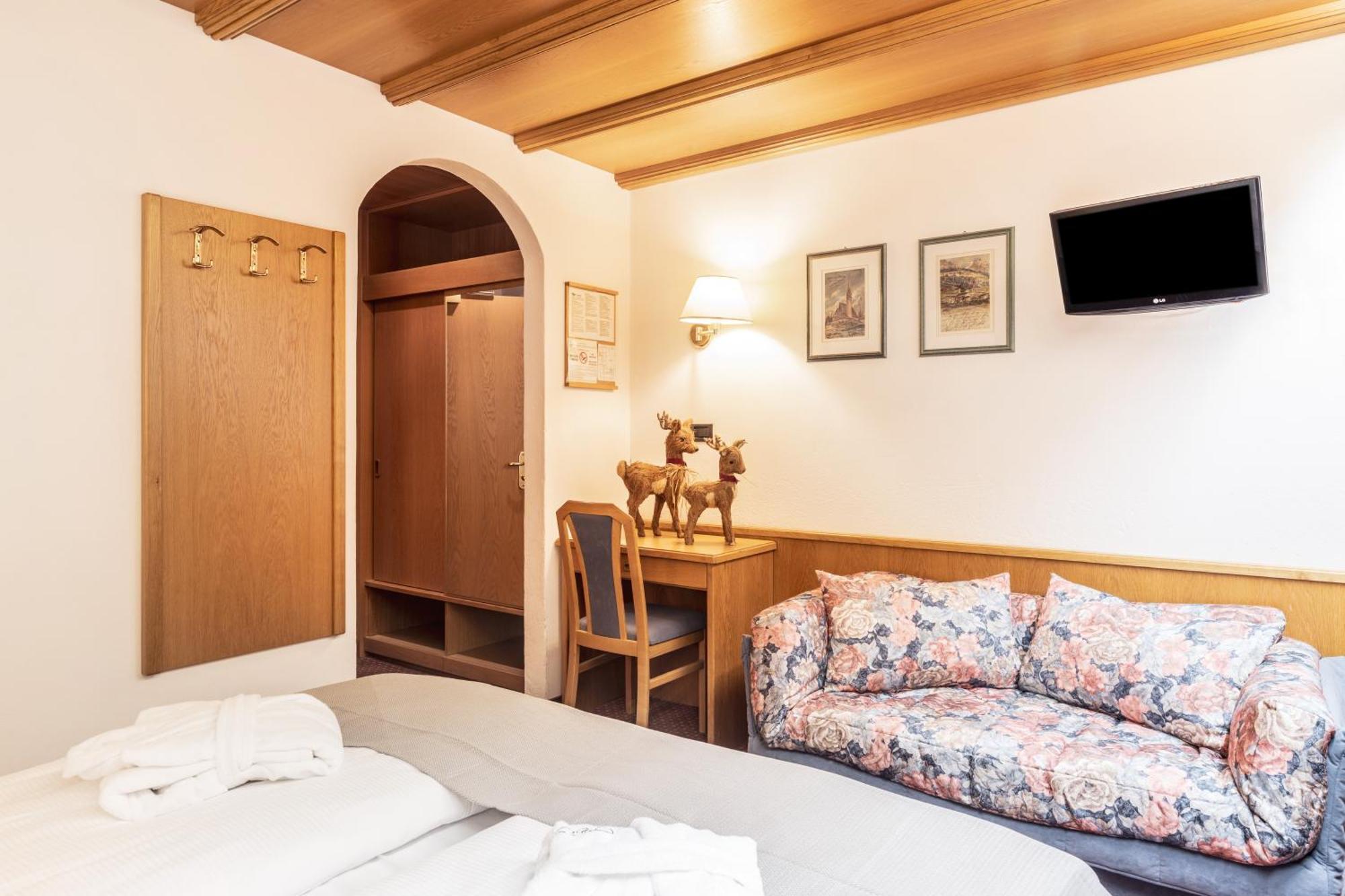 Hotel Meida Pozza di Fassa Eksteriør bilde