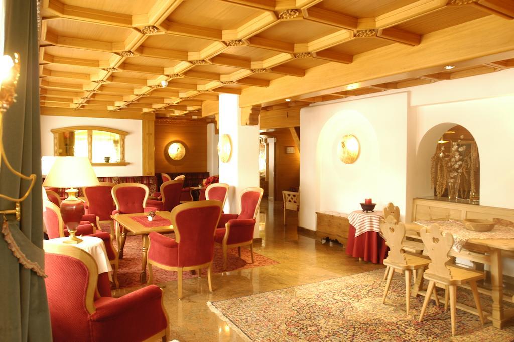 Hotel Meida Pozza di Fassa Eksteriør bilde
